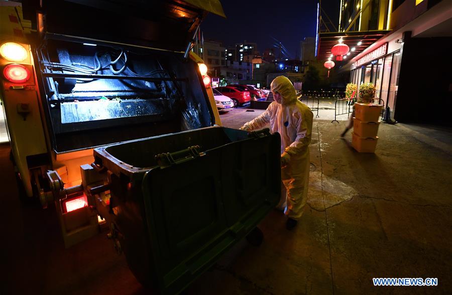 CHINA-HAINAN-SANITATION WORKER-CORONAVIRUS-PREVENTION MEASURES (CN)