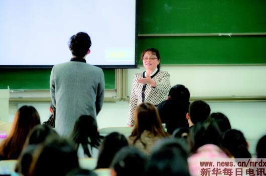 Ideological Class Teacher Gains Popularity Among Students in MUC