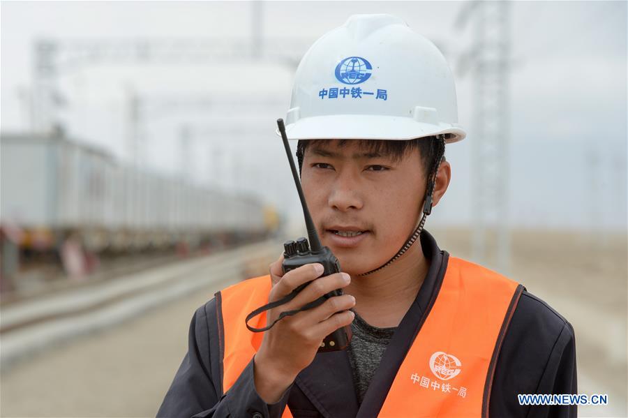 CHINA-XINJIANG-GENERATION Z-RAILWAY BUILDER (CN)